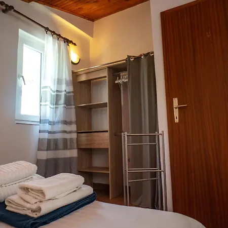 Holiday home Gandalj_2 *